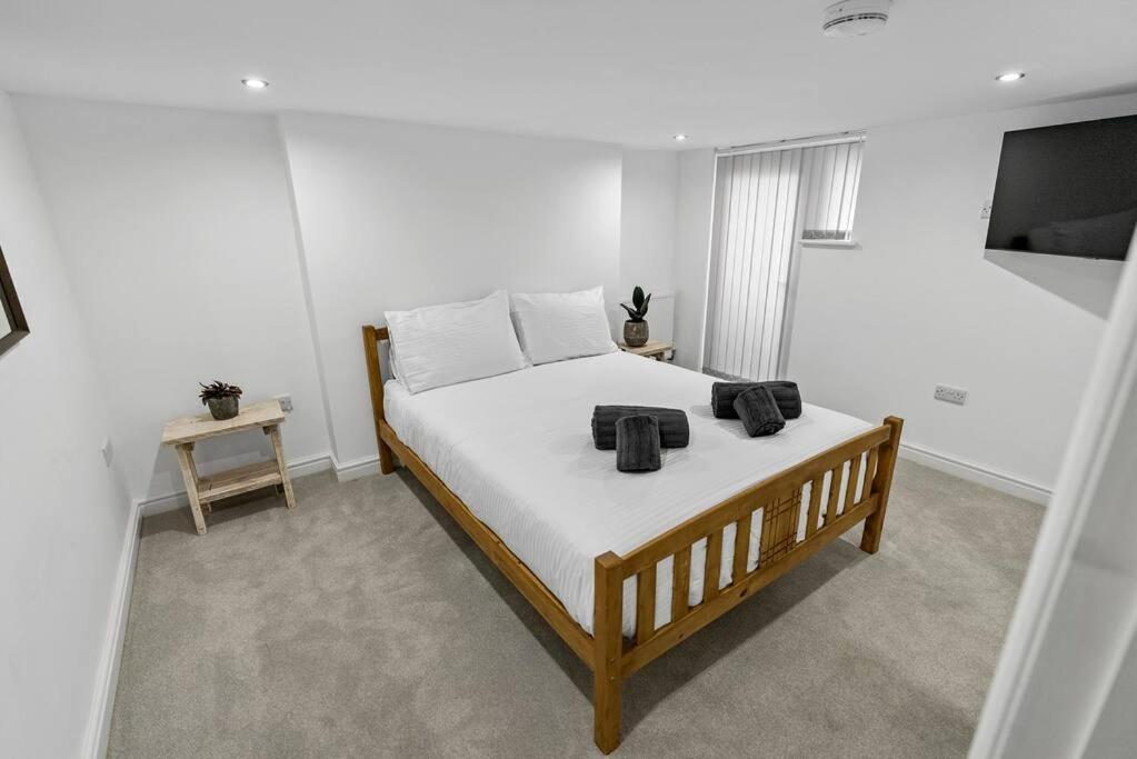 Newly Refurbed, Central Apartment With Free Parking And Hot Tub 莱瑟姆-圣安妮 外观 照片